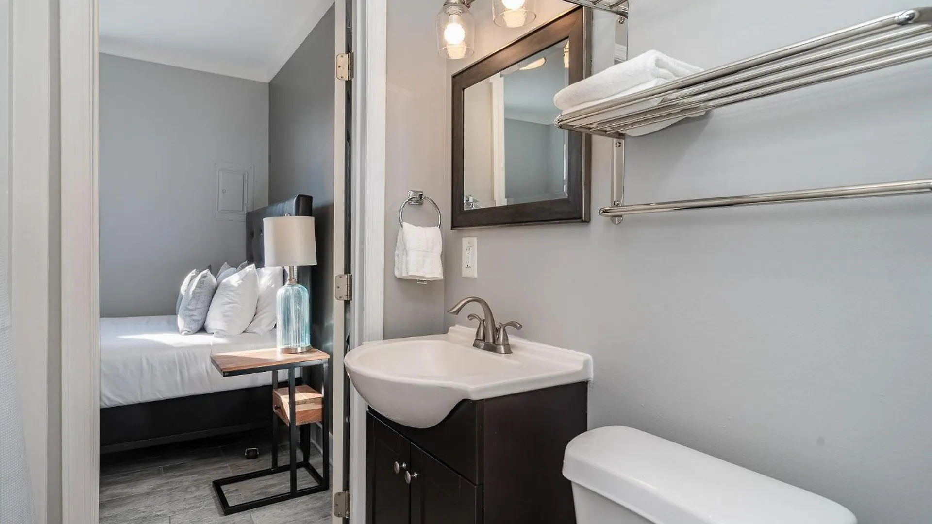 Willa Hidden Pearl-3 Units-Private Patios-Near Broadway Nashville Dom wakacyjny