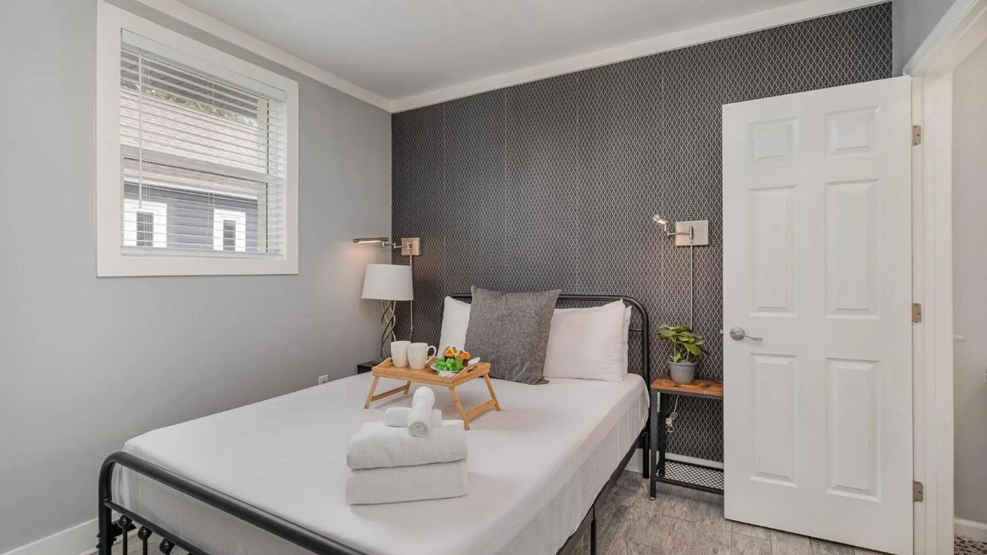 Willa Hidden Pearl-3 Units-Private Patios-Near Broadway Nashville 0*,  Stany Zjednoczone Ameryki