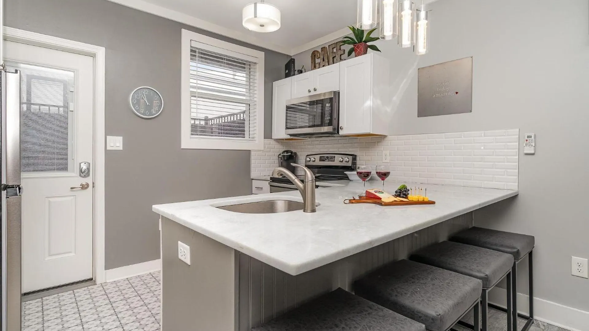 Willa Hidden Pearl-3 Units-Private Patios-Near Broadway Nashville